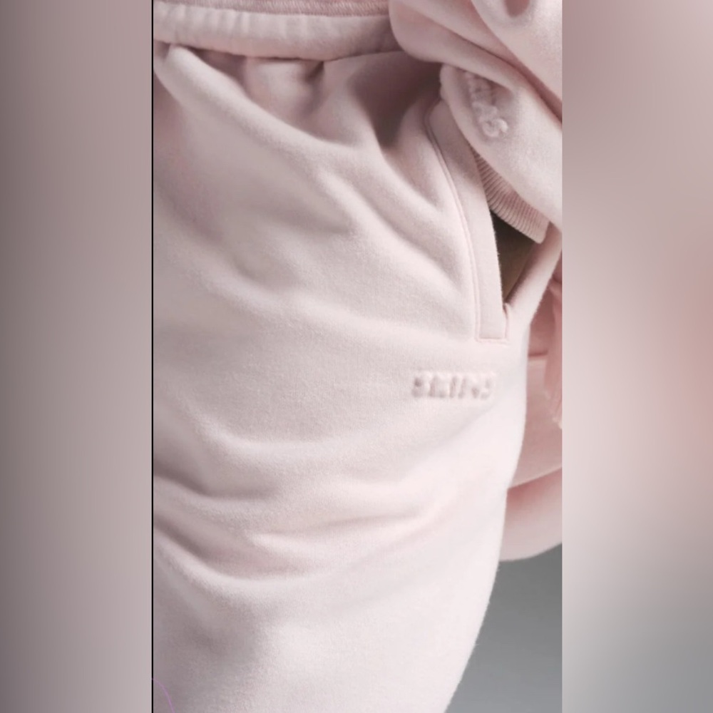 SKIMS sweatpants